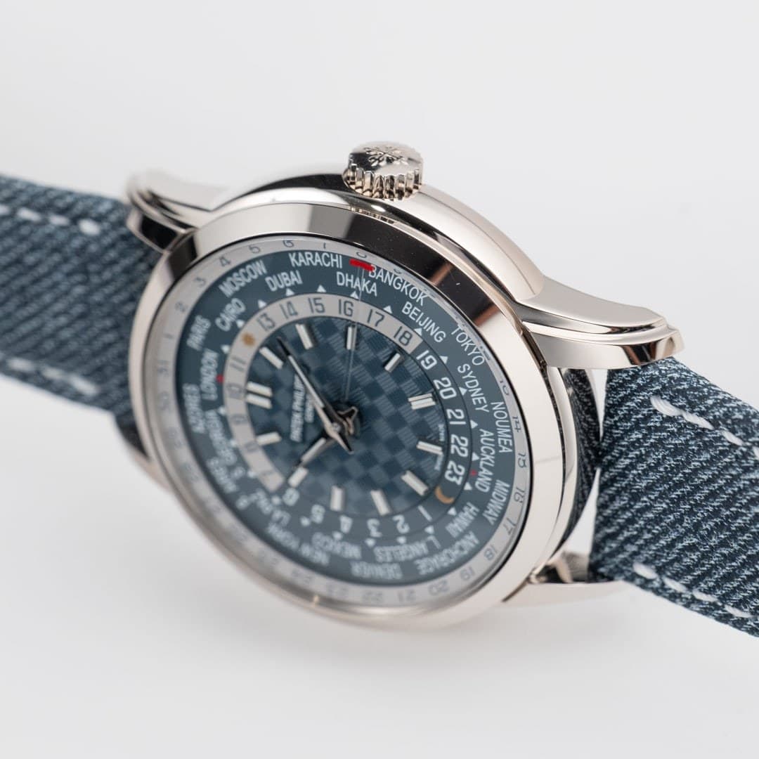 Patek Philippe Complications World Time White Gold Blue Dial 40mm photo 3