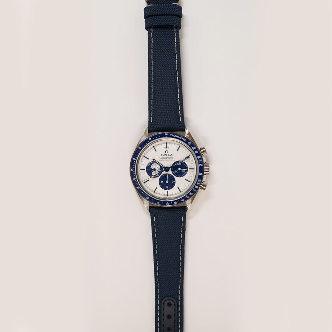 Omega Speedmaster Professional Moonwatch "Silver Snoopy Award" Steel Silver Dial 42mm photo 2